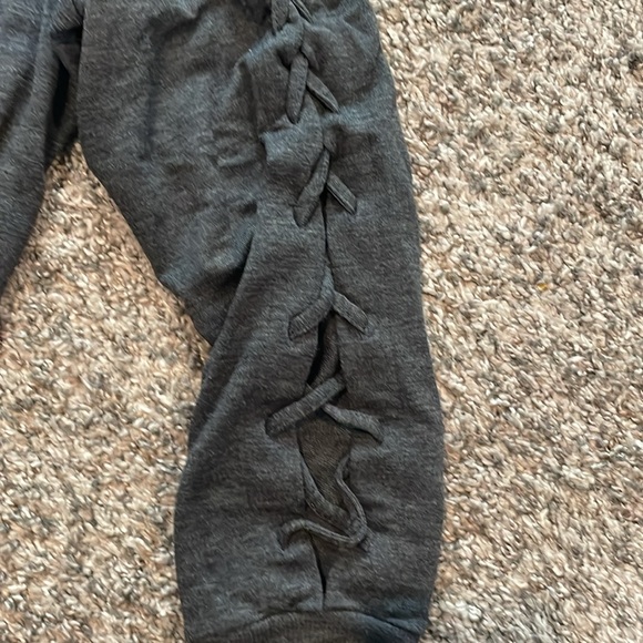 Victoria’s Secret Braided Sleeve Pullover Sweater.  Size Medium - Picture 2 of 4